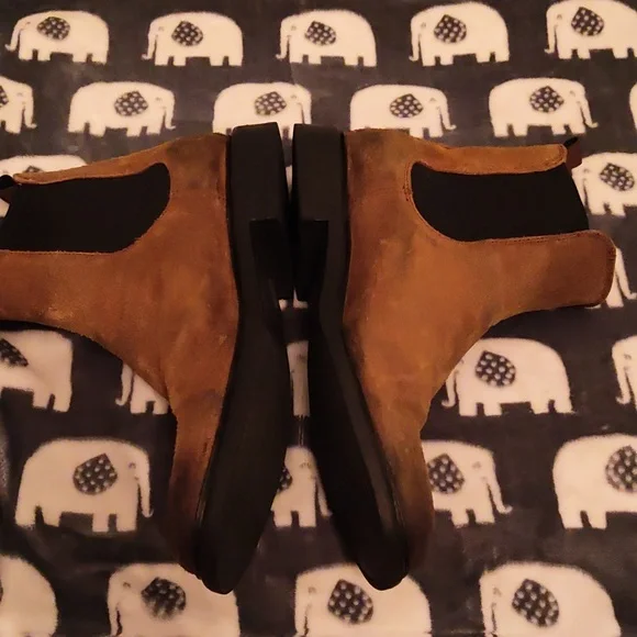 FRYE Boots - Picture 10 of 11